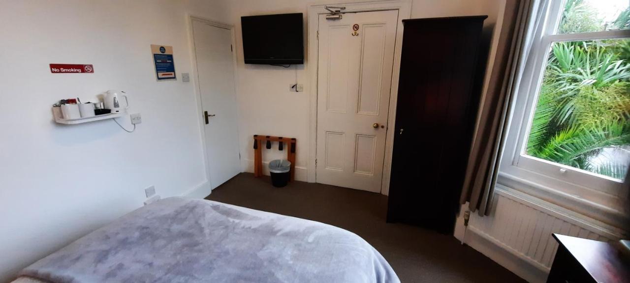 Colebrook Guest House Φάρνμπορο Εξωτερικό φωτογραφία