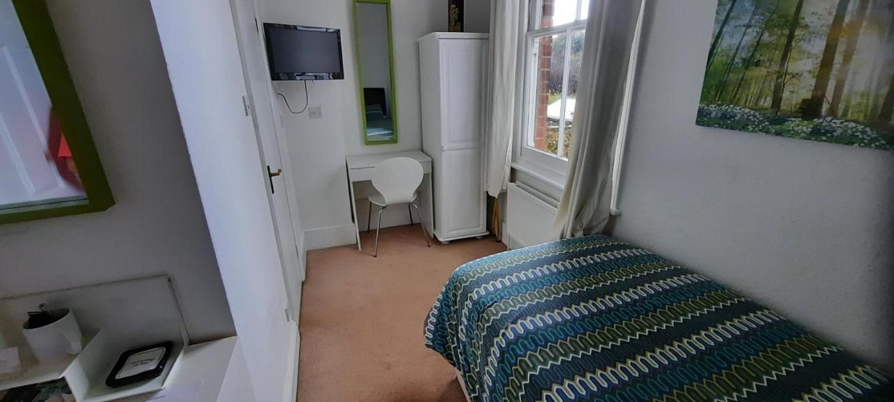 Colebrook Guest House Φάρνμπορο Εξωτερικό φωτογραφία