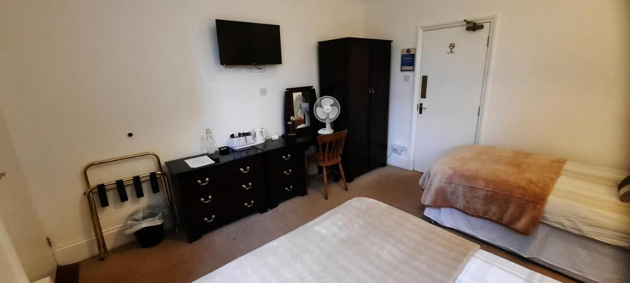 Colebrook Guest House Φάρνμπορο Εξωτερικό φωτογραφία