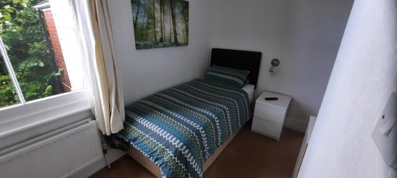 Colebrook Guest House Φάρνμπορο Εξωτερικό φωτογραφία