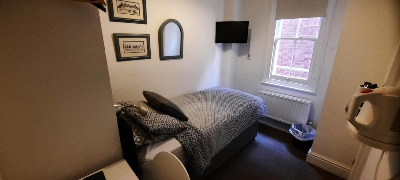 Colebrook Guest House Φάρνμπορο Εξωτερικό φωτογραφία