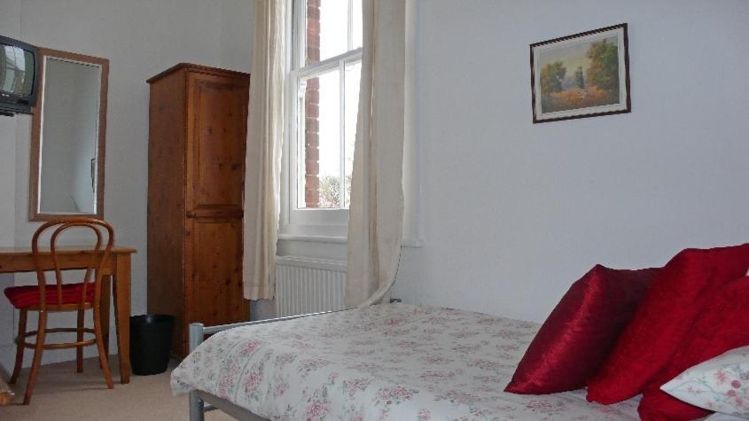 Colebrook Guest House Φάρνμπορο Εξωτερικό φωτογραφία